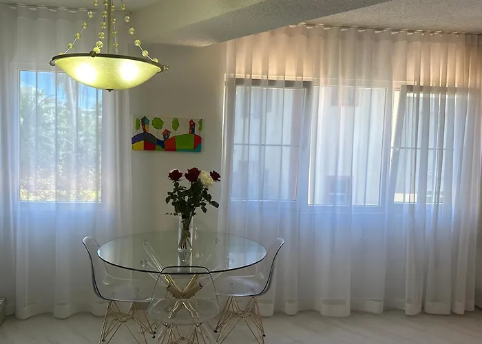 Specious 2 Bedroom In Pelican Key Near The Beach