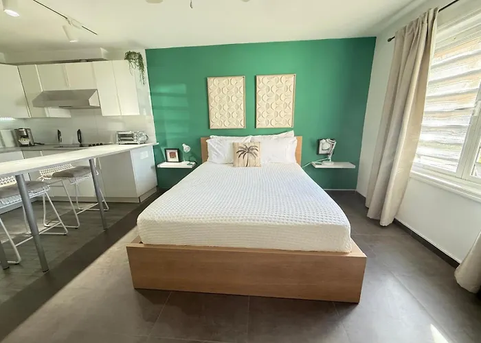 Modern Studio In Pelican With Pool-Walk To Beach, Dining, Entertainment