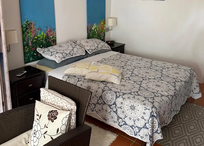 Studio Sleeps 2 With Free Parking
